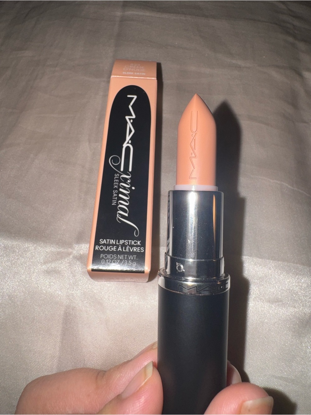 MACximal Sleek Satin Lipstick 833 Crème D’Nude – New in Box